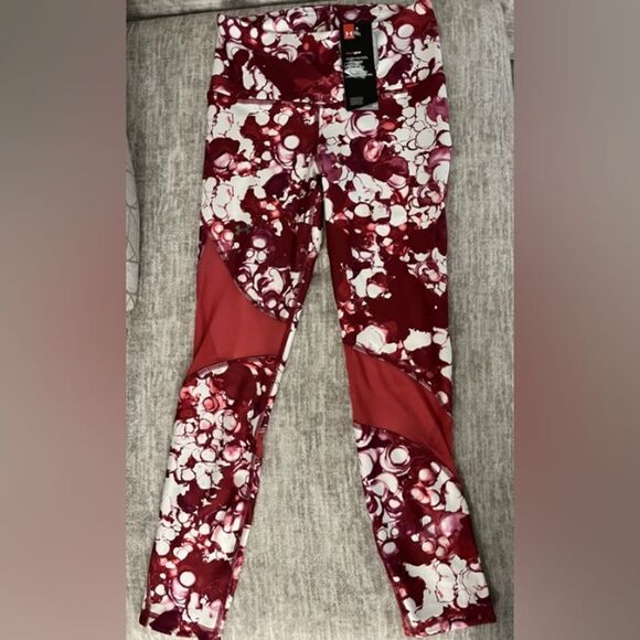 Under Armour Pants - 🥳 $13 FINAL PRICE❣️ NWT Women's Under Armour Leggings with mesh leg cutouts